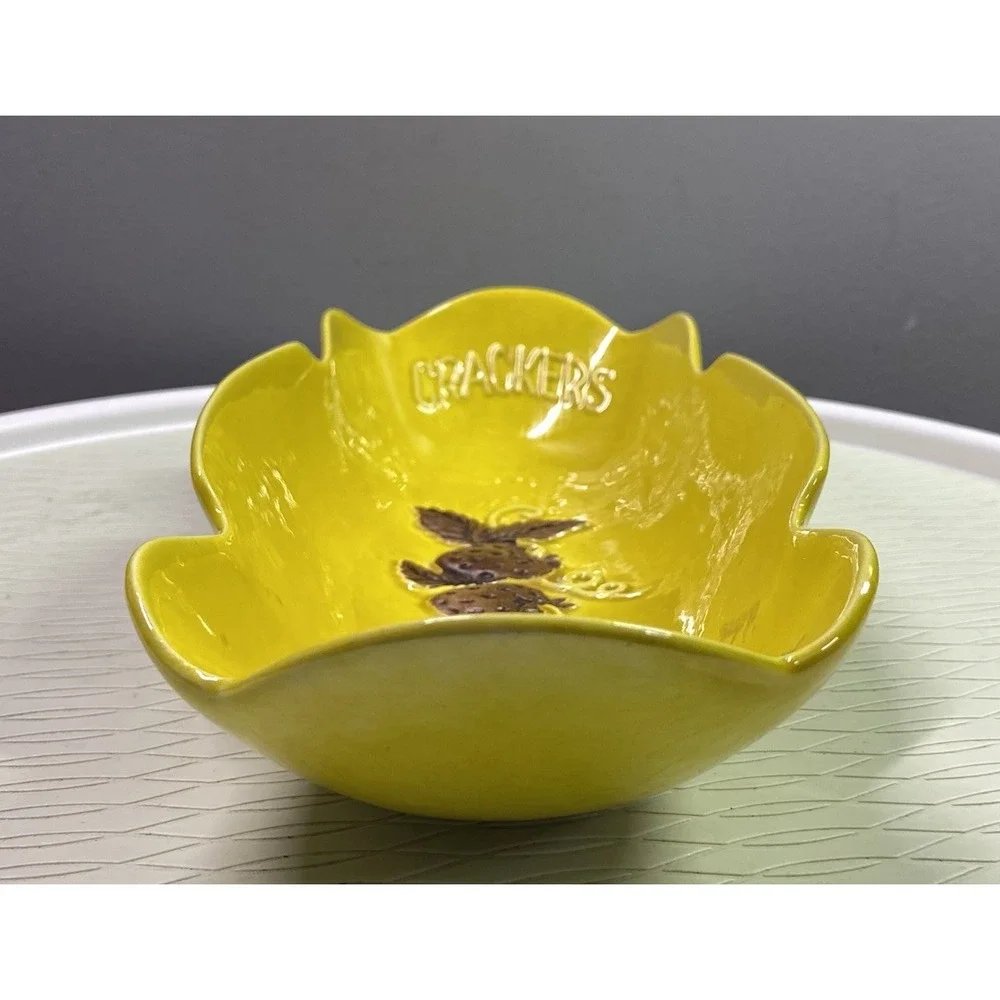 Vintage Treasure Craft USA Pottery Cracker Dish, W/strawberries Yellow‎ 12